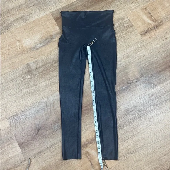 Spanx Faux Leather FLAW Shapewear Black Leggings Size S - Picture 9 of 10